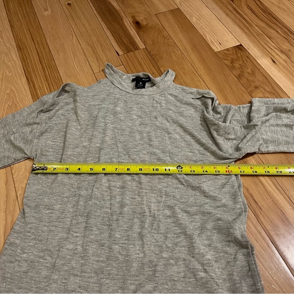 Aqua Brand Grey Open Cold Shoulder 2/3 Length Wide Sleeve Sweater Shirt - Small - Picture 7 of 8